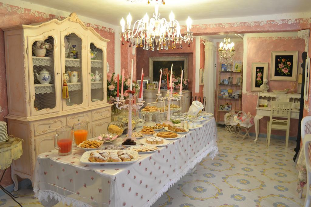 B&B La Maison Degli Angeli Desenzano del Garda Szoba fotó