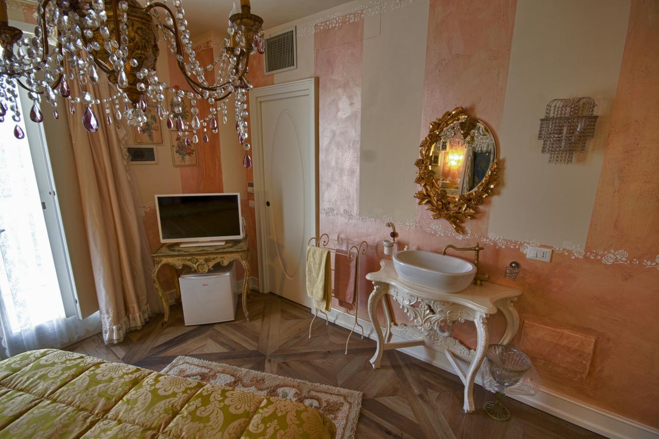 B&B La Maison Degli Angeli Desenzano del Garda Kültér fotó